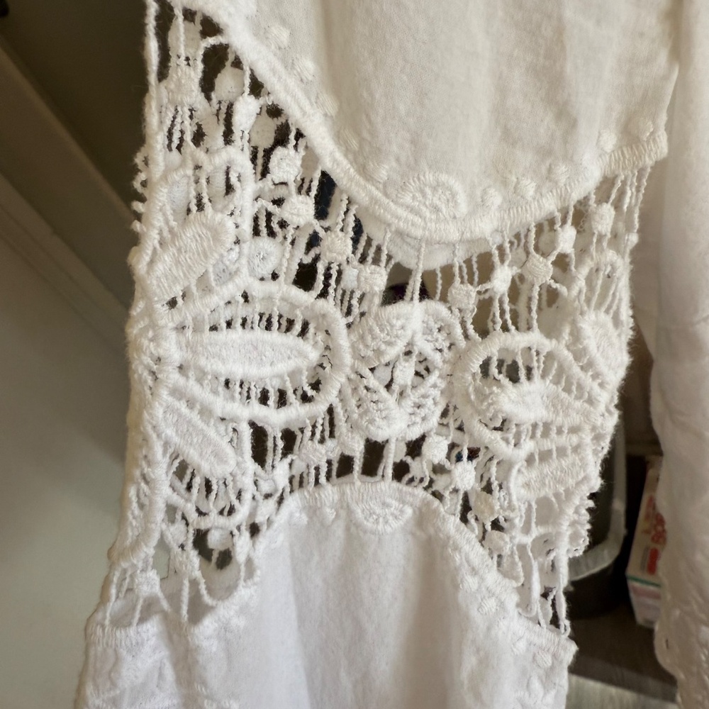 Ann Taylor - Picture 4 of 6
